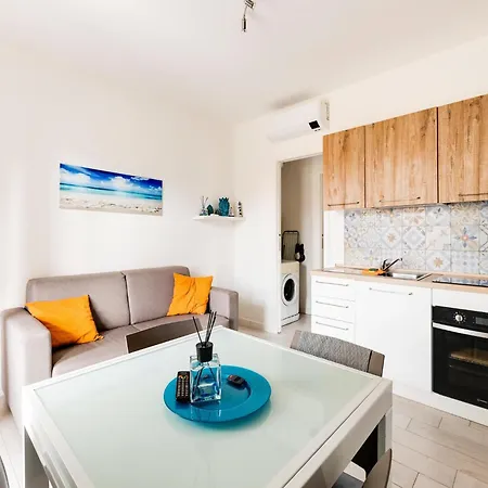 Patio, Air Conditioning And Communal Pool דירה קאסטלסארדו