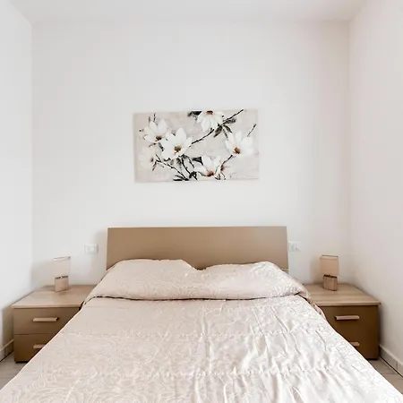Apartament Patio, Air Conditioning And Communal Pool